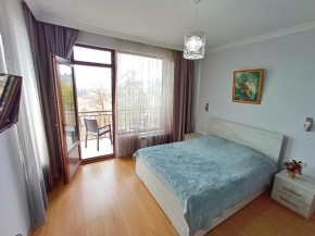 Отель Zura's Guest House  Махинджаури